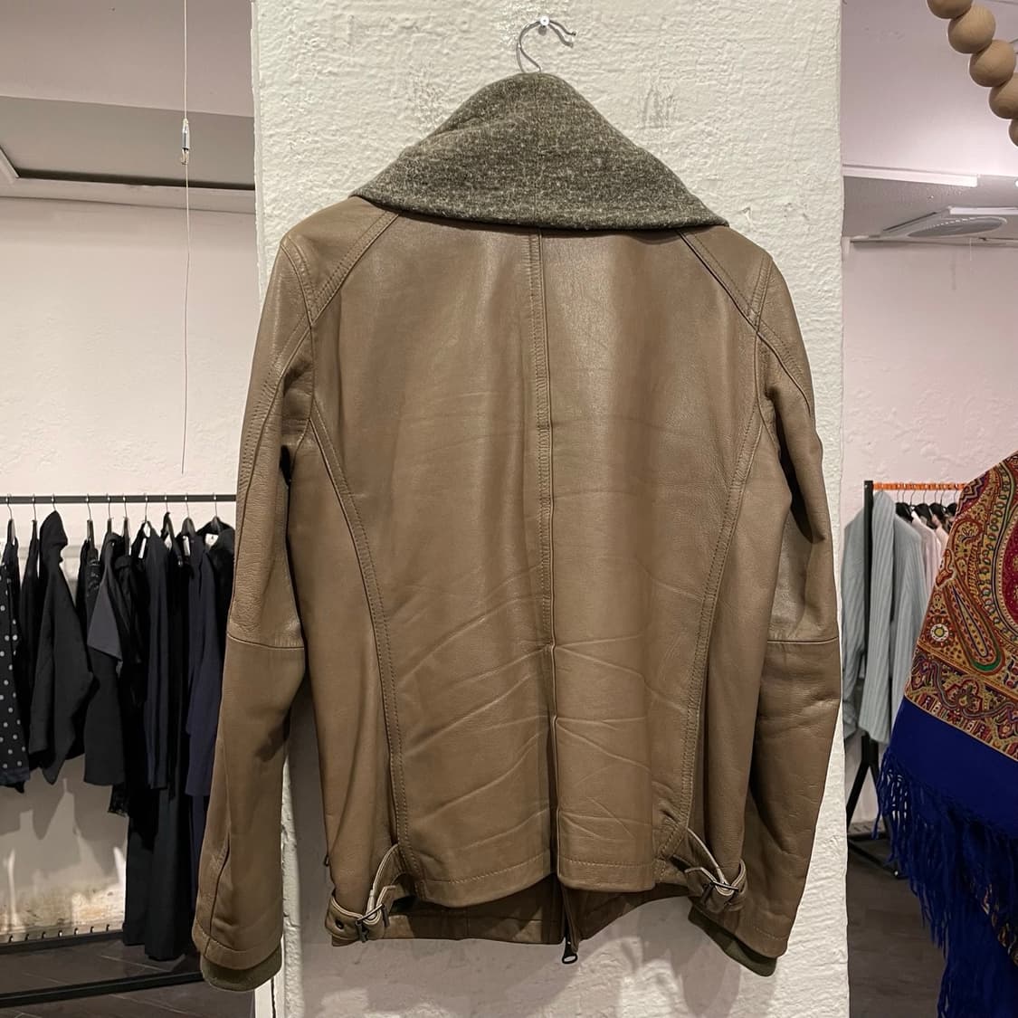 캐서린 햄넷 레더 자켓 상품이미지3