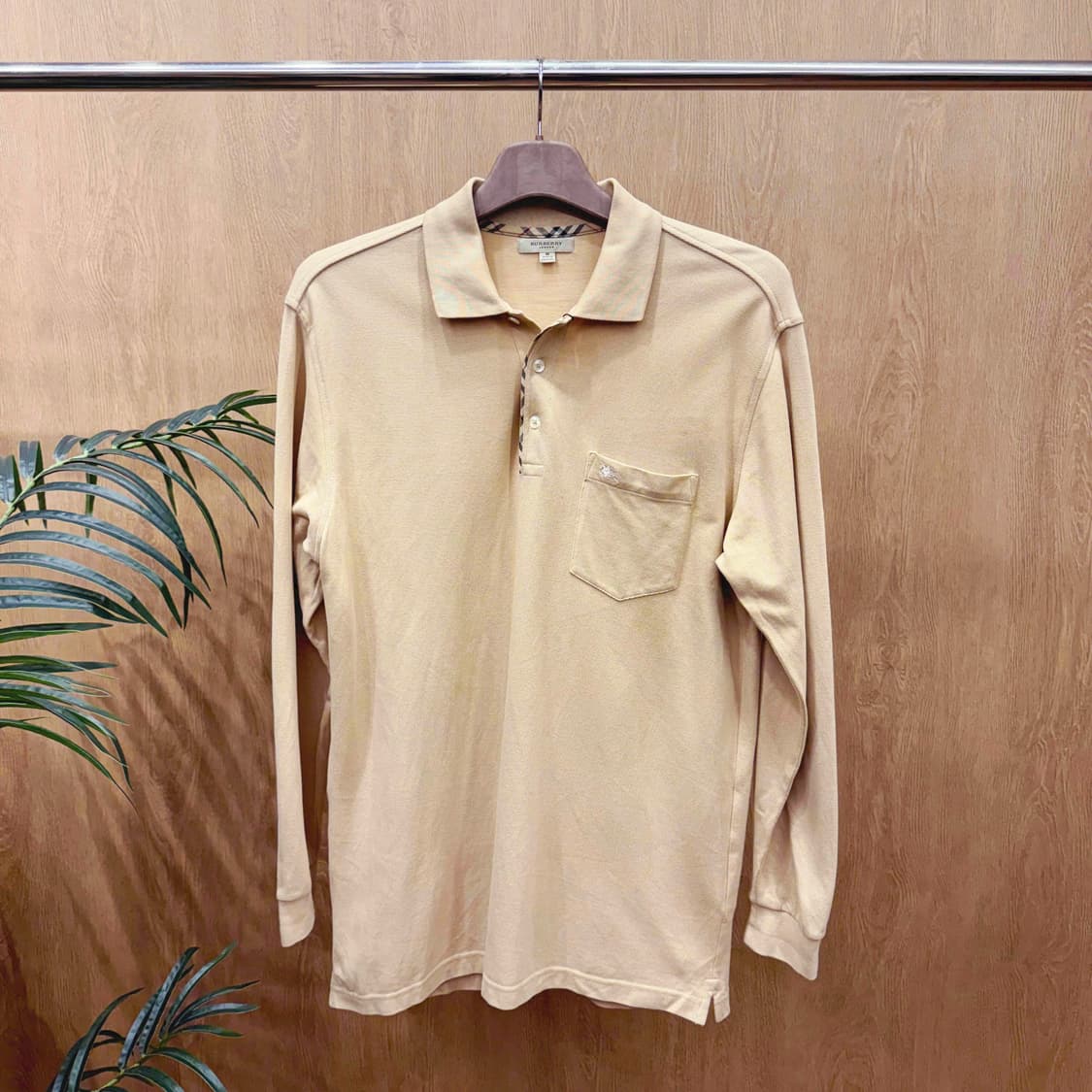 버버리 런던 코튼 긴팔 카라티 포켓 디테일 클래식 베이지 상품이미지1