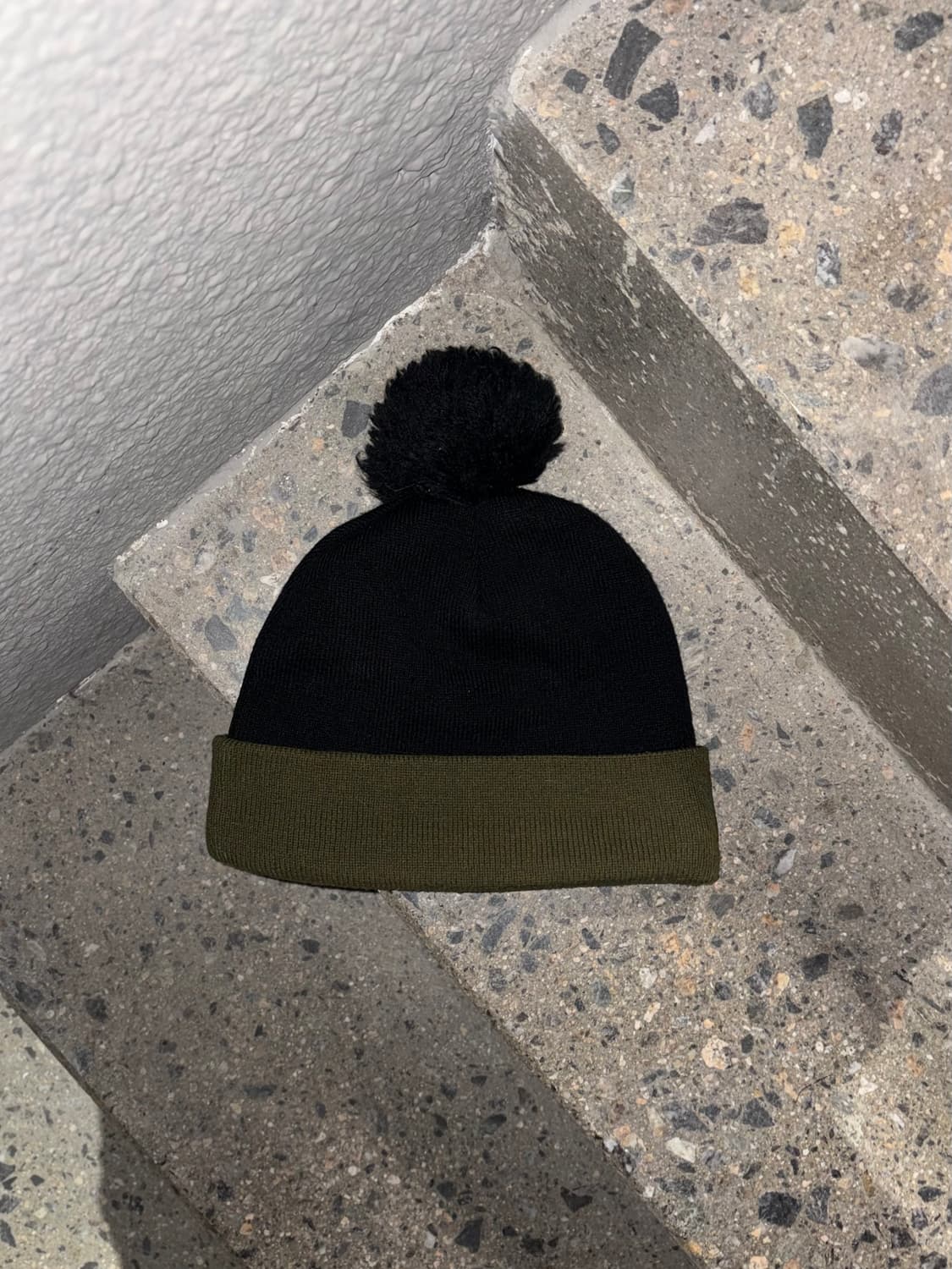 아디다스 배색 폼폼 비니 상품이미지5