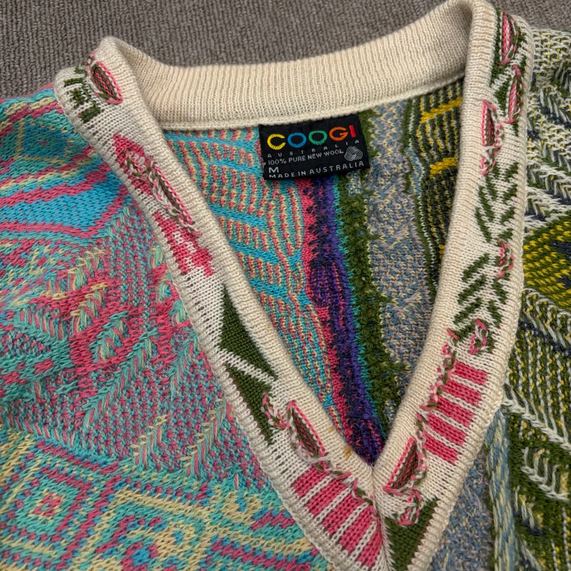 COOGI 쿠지 브이넥 울니트  상품이미지2