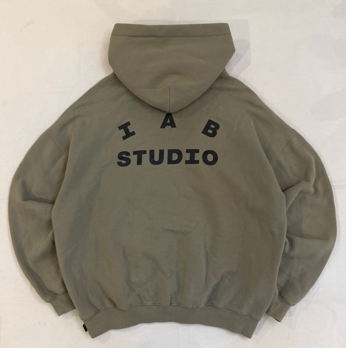 아이앱 스튜디오 후드티 카키 올리브 상품이미지1