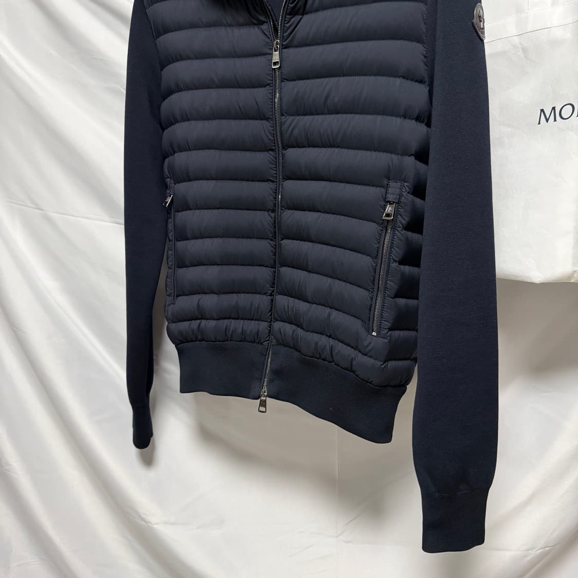 [S+급/M] 몽클레어 니트패딩 김현우 니트패딩 블랙 와펜 상품이미지4