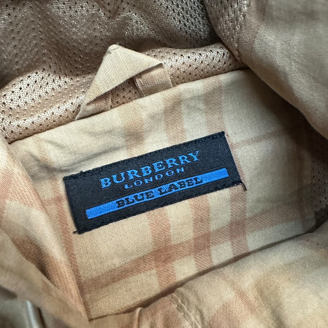 버버리 블루라벨 체크 바람막이 상품이미지4