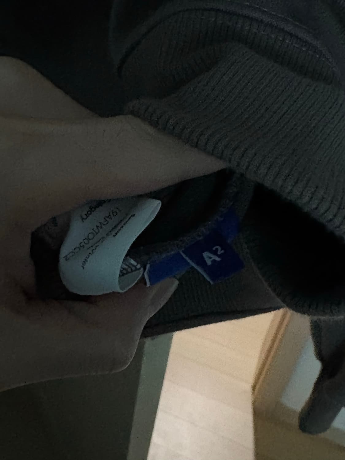 아더에러 유니버셜 맨투맨 a2 상품이미지2