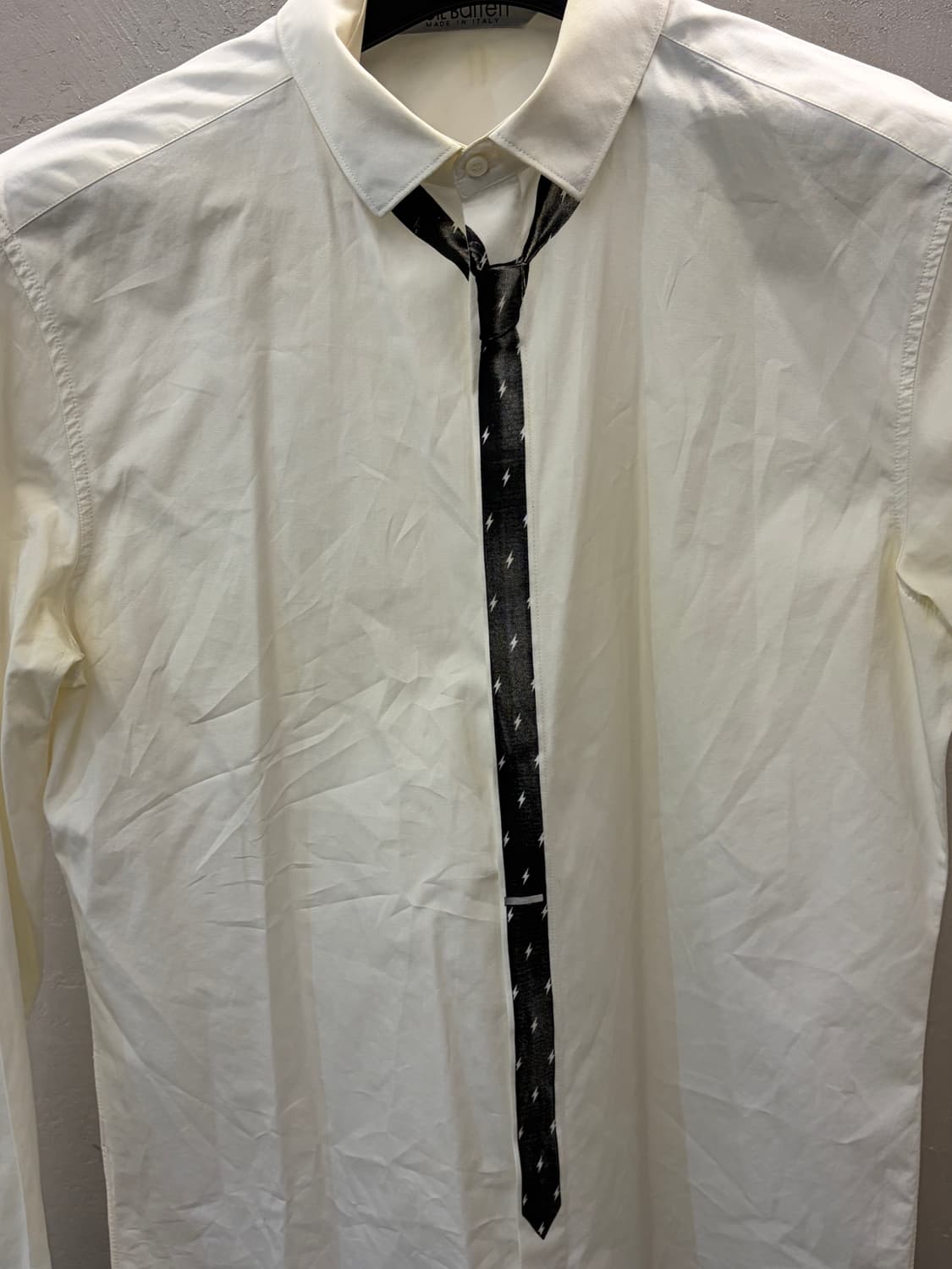 닐바렛 화이트 슬림핏 셔츠 상품이미지3