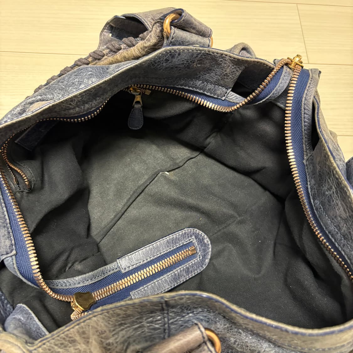 발렌시아가 모터백 상품이미지3