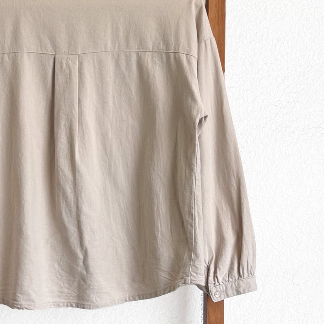 모래빛 프릴 코튼 블라우스 상품이미지8