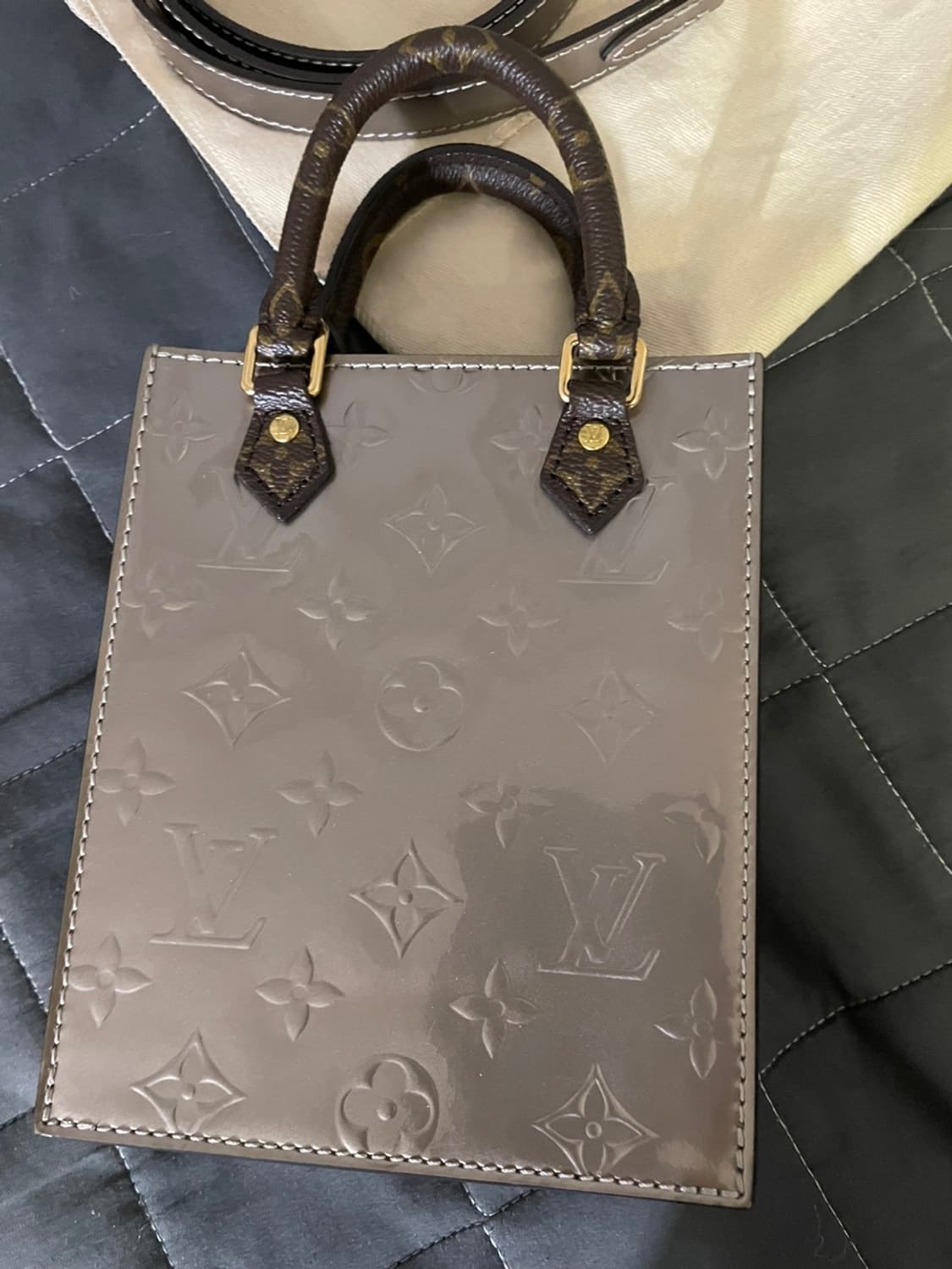 루이비통 쁘띠삭플라 한정판 상품이미지3