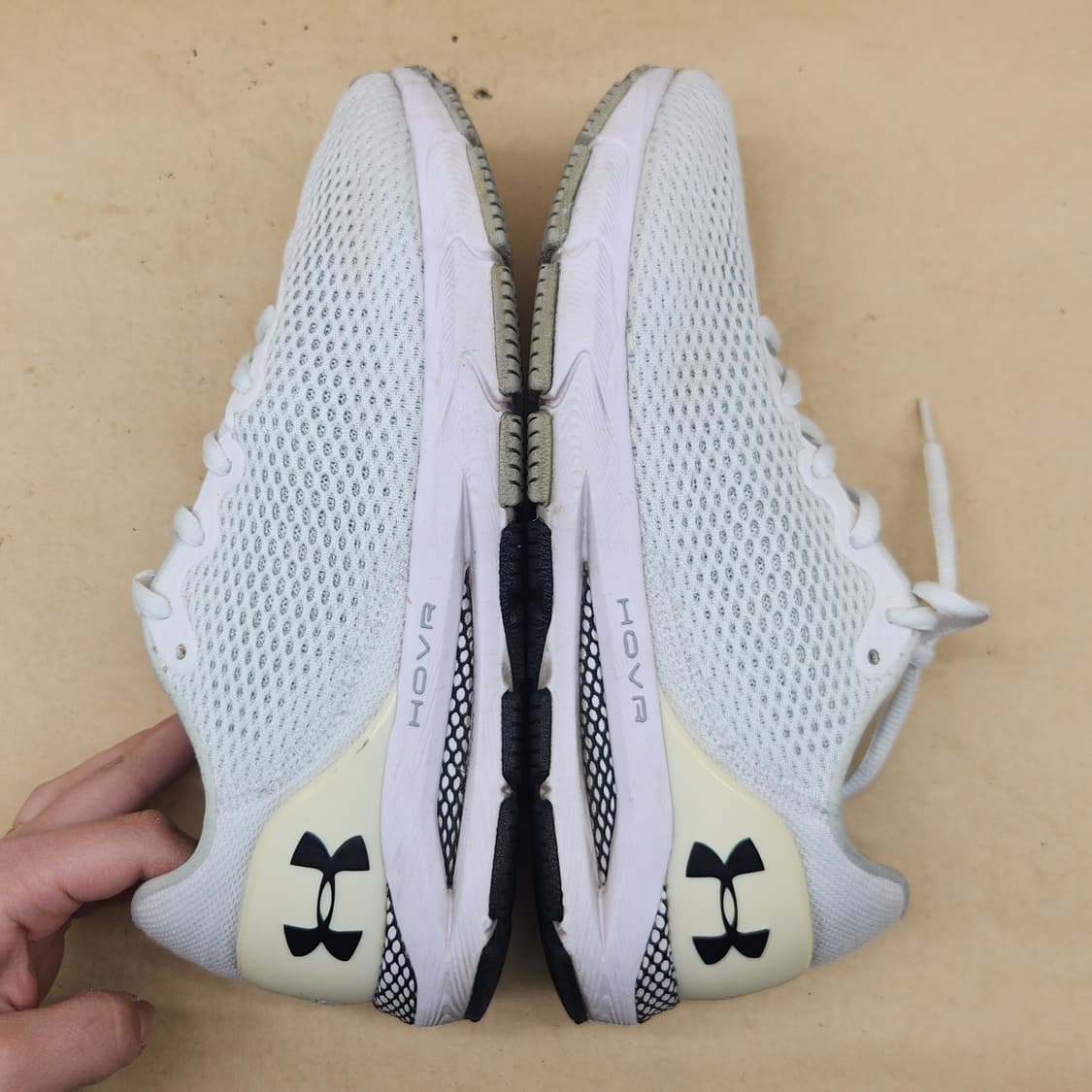 언더아머 UA 호버소닉 운동화 255 상품이미지5