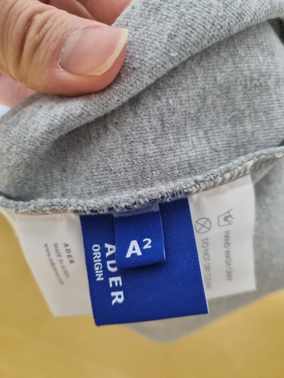 아더에러 슬라이스 맨투맨 그레이 a2사이즈 상품이미지2