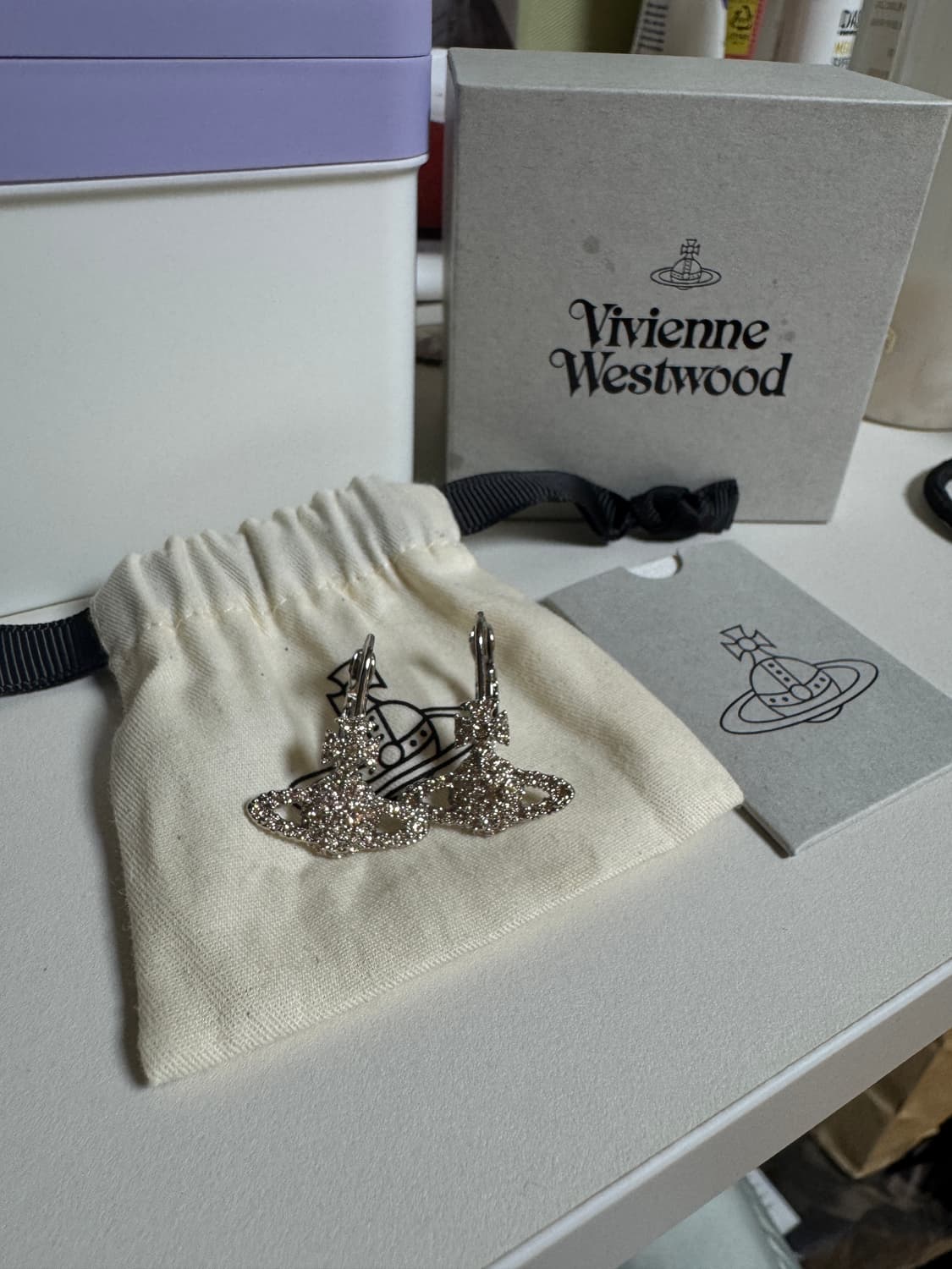 양홍원 착용) 비비안 웨스트우드 그레이스 바스 귀걸이 상품이미지3