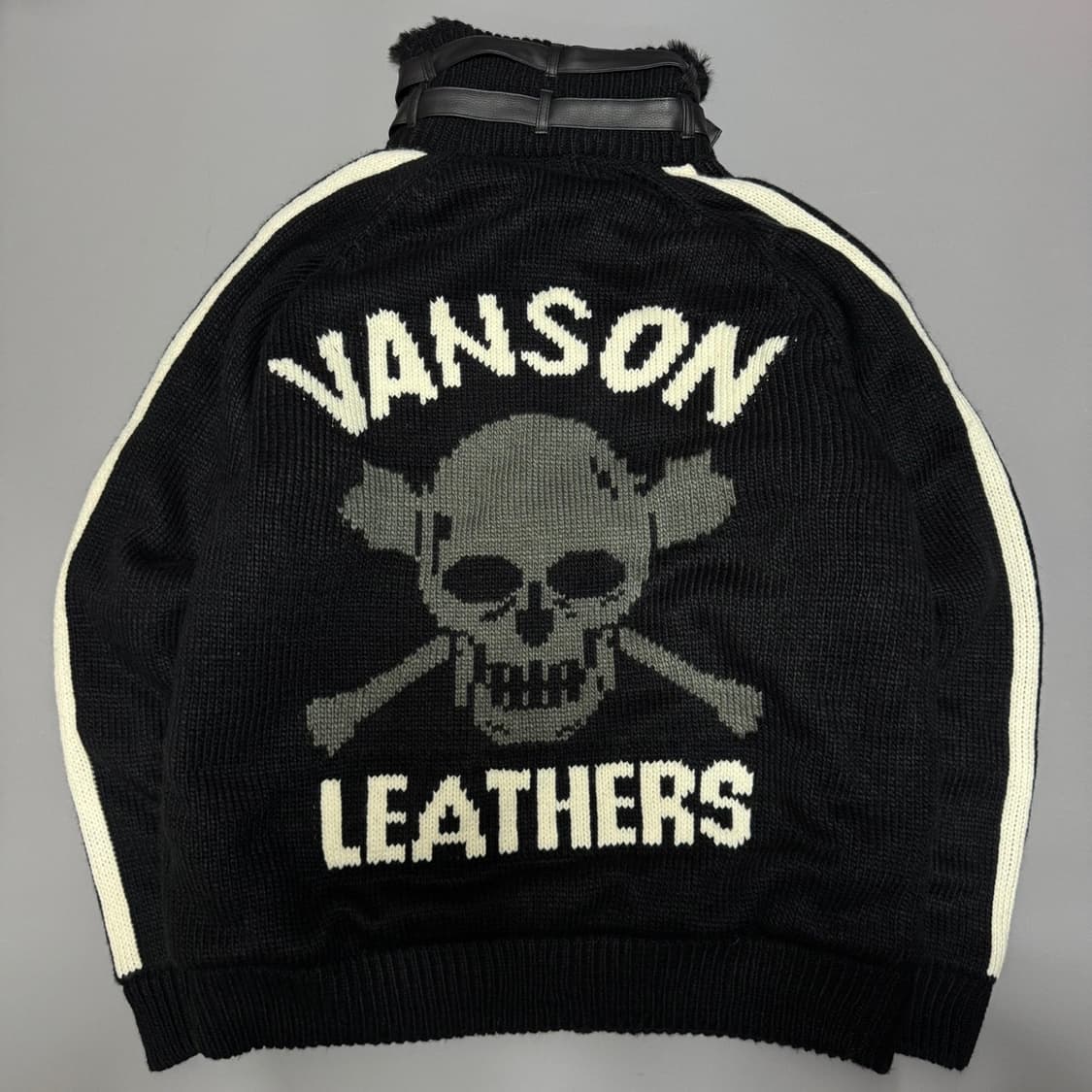 VANSON 블랙컬러 양면 로고 하이넥 코위찬 집업 니트 자켓 상품이미지6