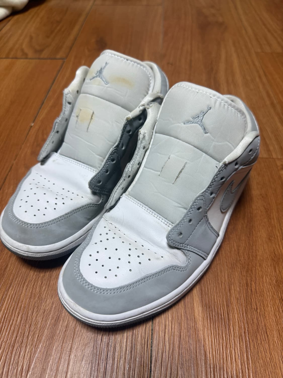 (W) 조던 1 로우 화이트 울프 그레이 판매합니다. 상품이미지2