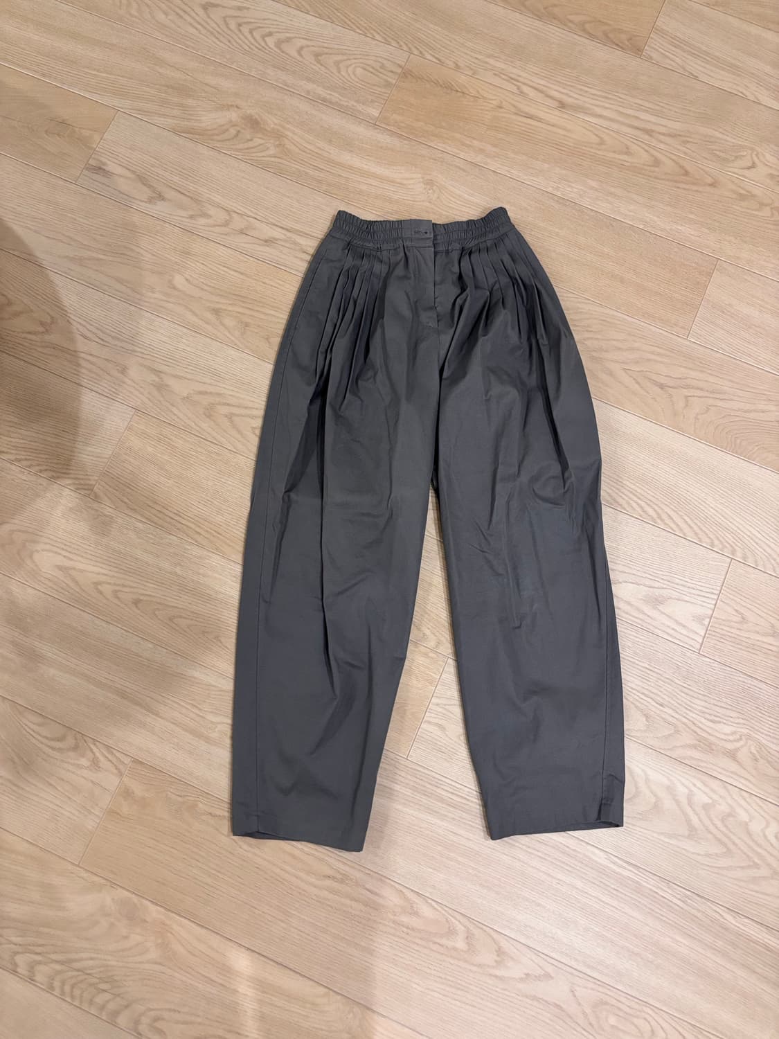 문달 moondal 코튼 볼륨 턱 팬츠 차콜 s 상품이미지5