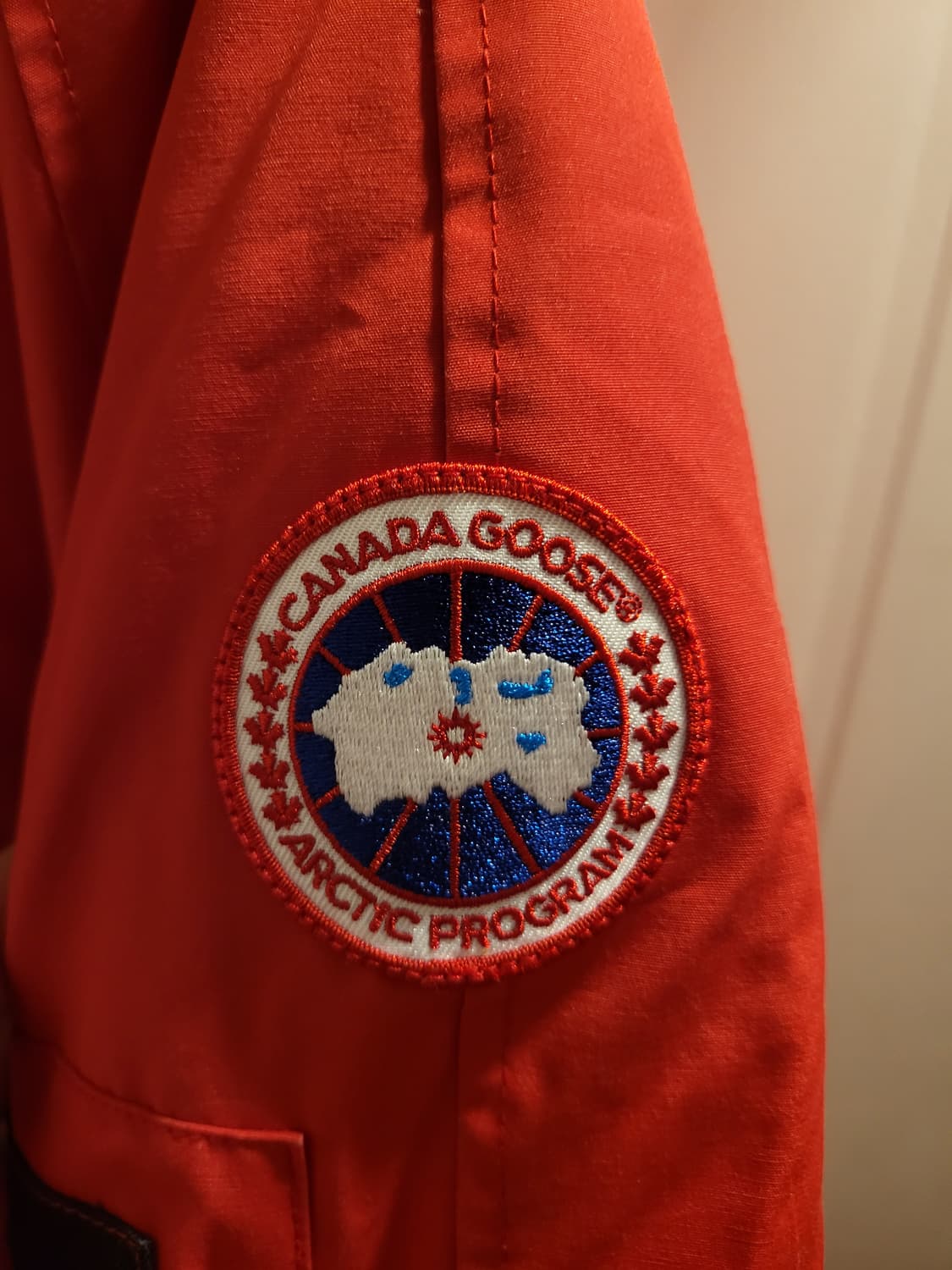 캐나다구스 칠리왁 레드봄버 패딩 L 상품이미지3