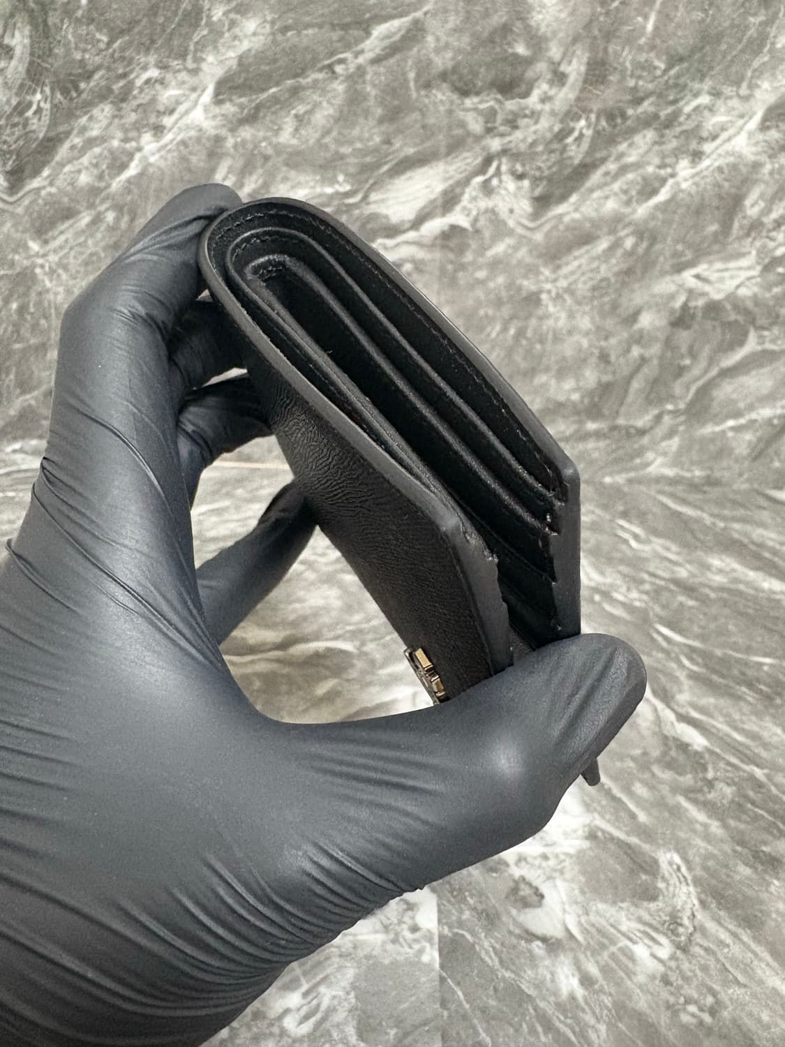 [새상품급] 비비안 웨스트우드 사피아노 레더 반지갑 상품이미지4