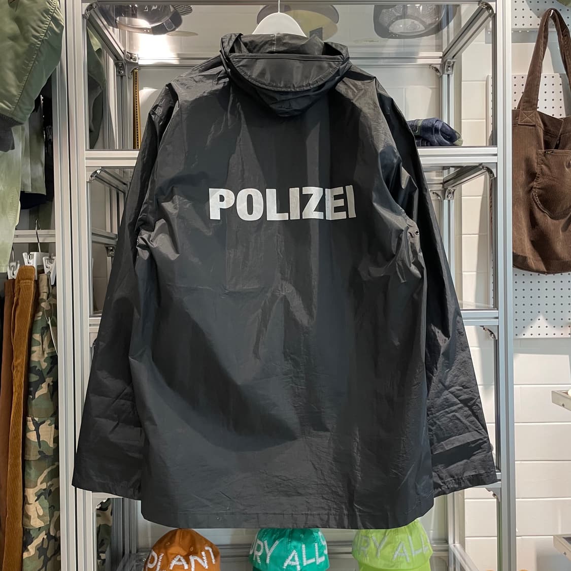 베트멍 Vetements 폴리자이 레인 코트 상품이미지4