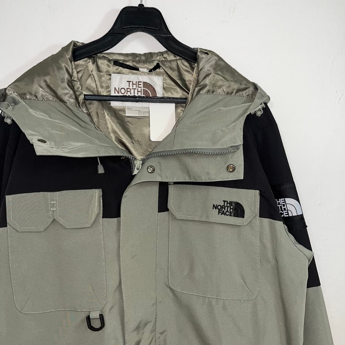 The North Face khaki ranger windbreaker 상품이미지5