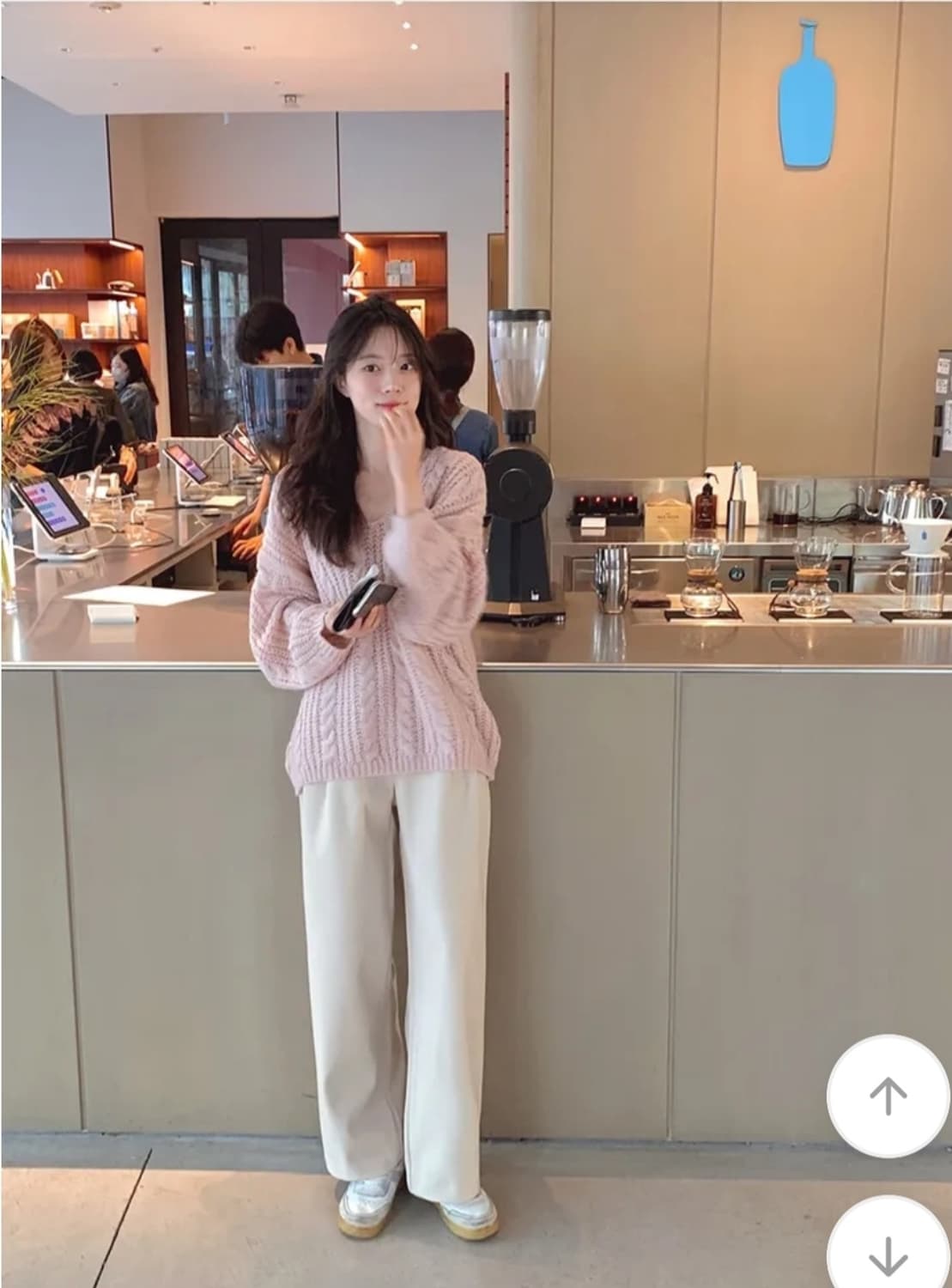 딸기우유 브이넥 케이블 니트 상품이미지4