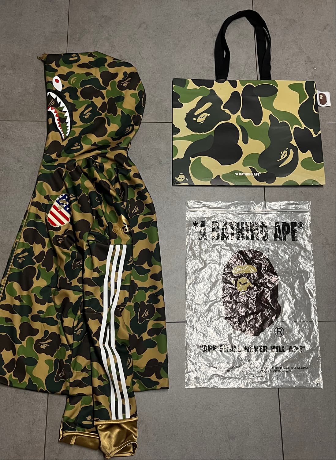 실착 1회 베이프 아디다스 콜라보 녹계 샤크 후드집업  상품이미지2