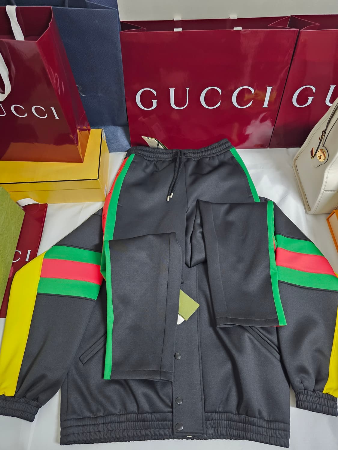 (새상품)구찌 테크니컬 웹삼선 상하의셋업 상품이미지2