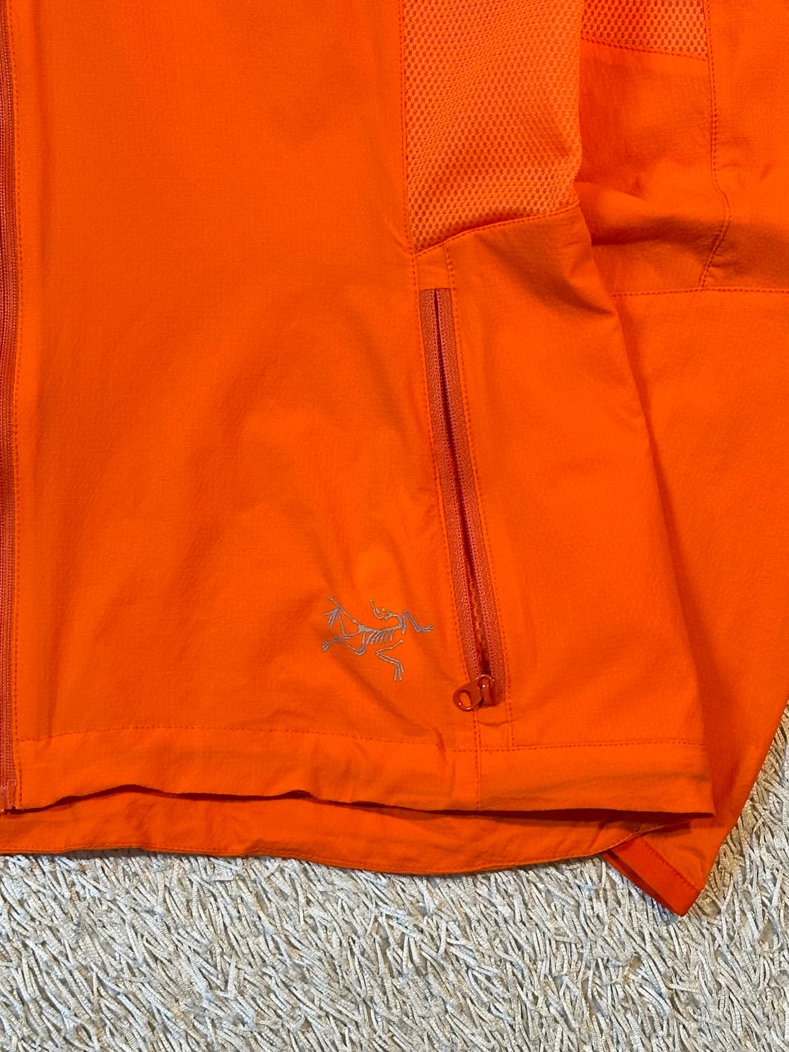 아크테릭스 ARC'TERYX 나일론 경량 바람막이 자켓 오렌지 상품이미지3