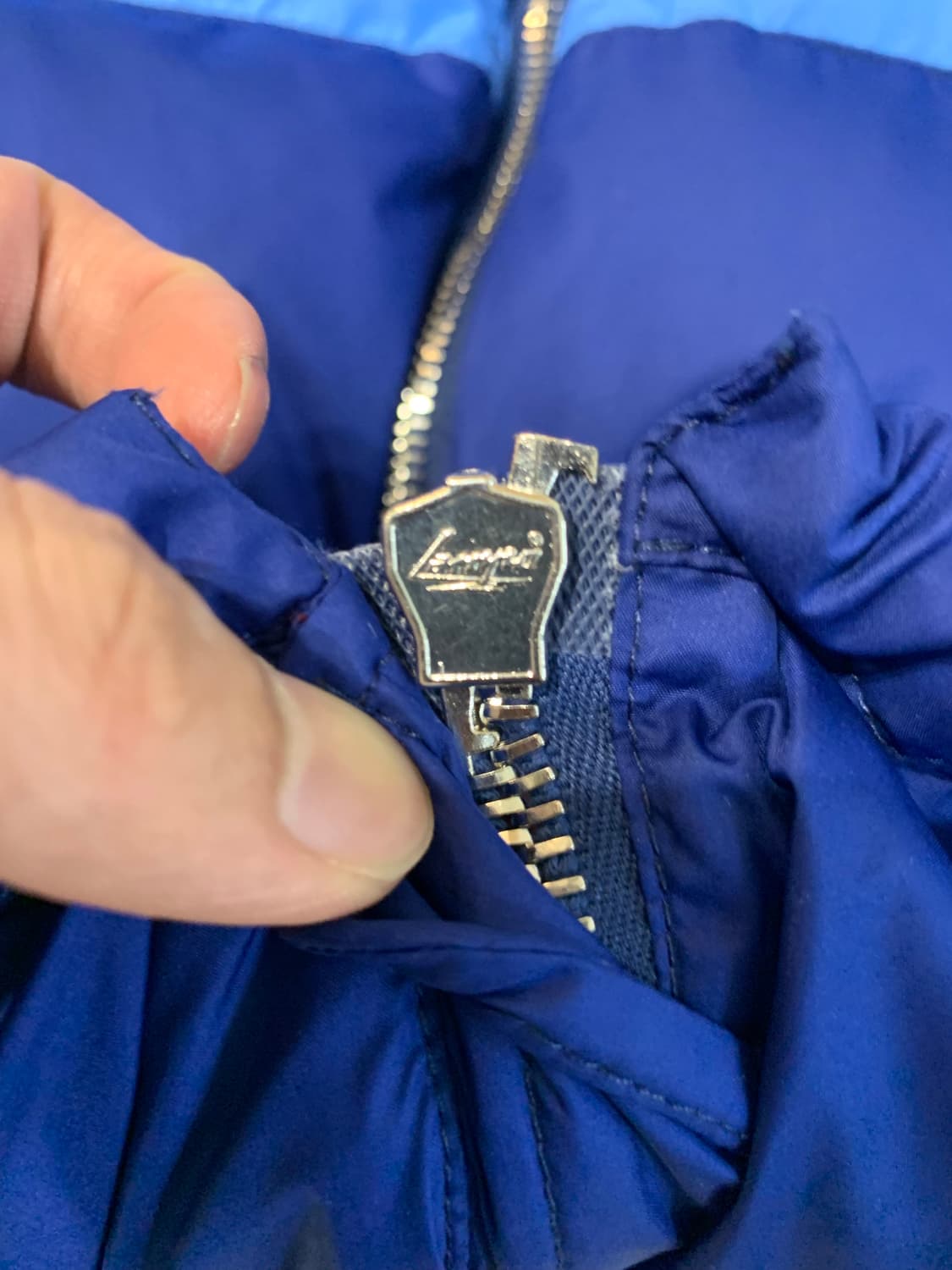 베트멍(VTMNTS) 바코드 다운 자켓 상품이미지5