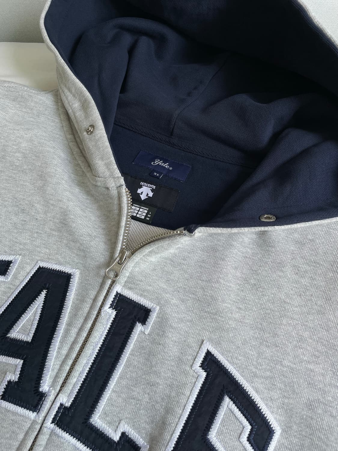 예일 데상트 후드집업 XL 상품이미지3