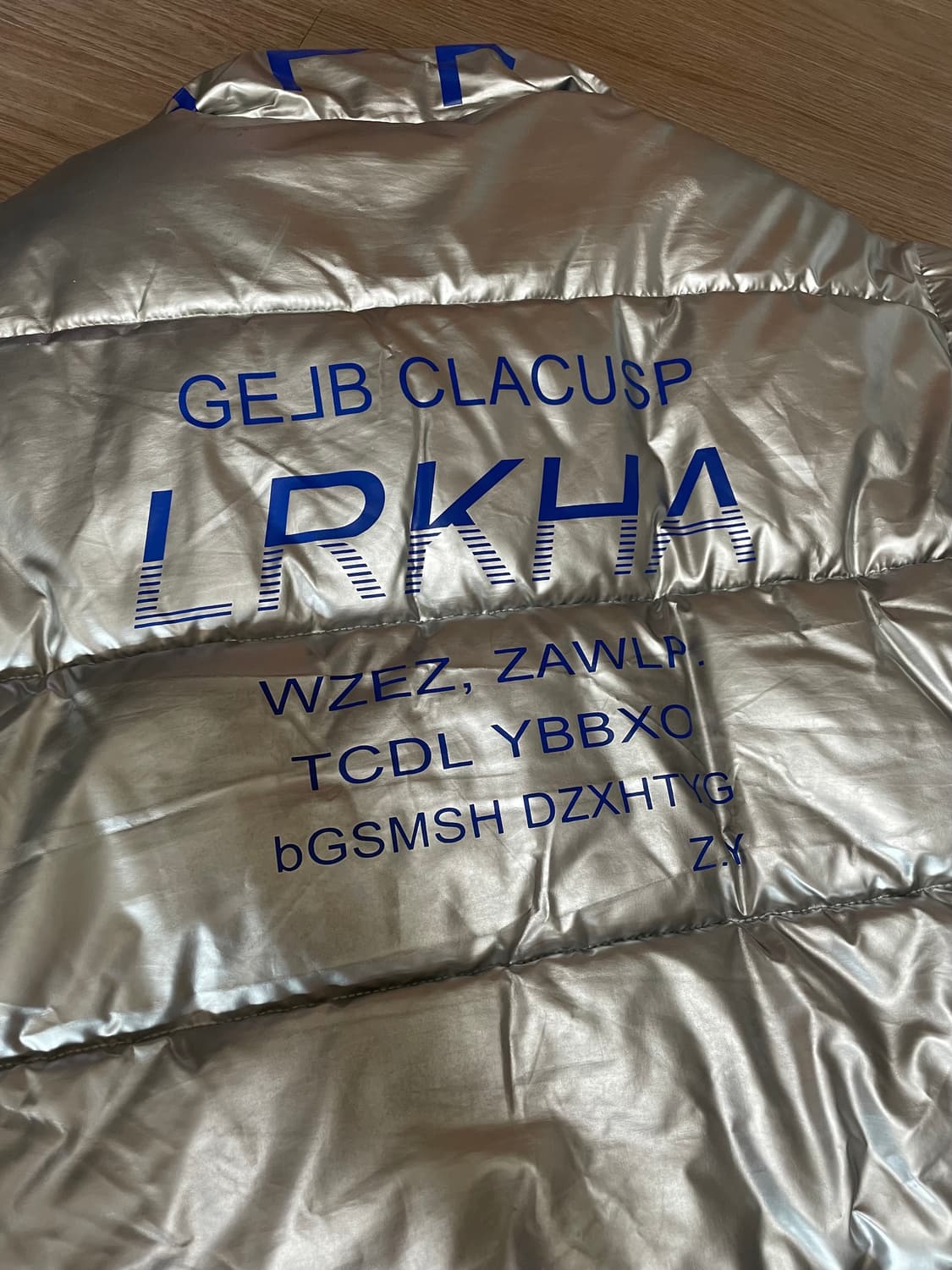 글로시 실버 디테일 푸퍼 자켓 상품이미지6