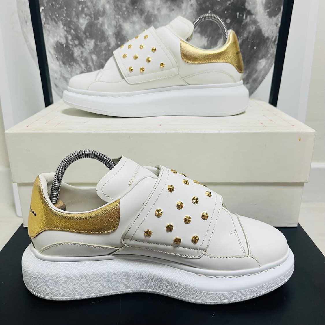 정품 37) 알렉산더 맥퀸 골드 벨크로 오버솔 스니커즈 235~240 상품이미지2