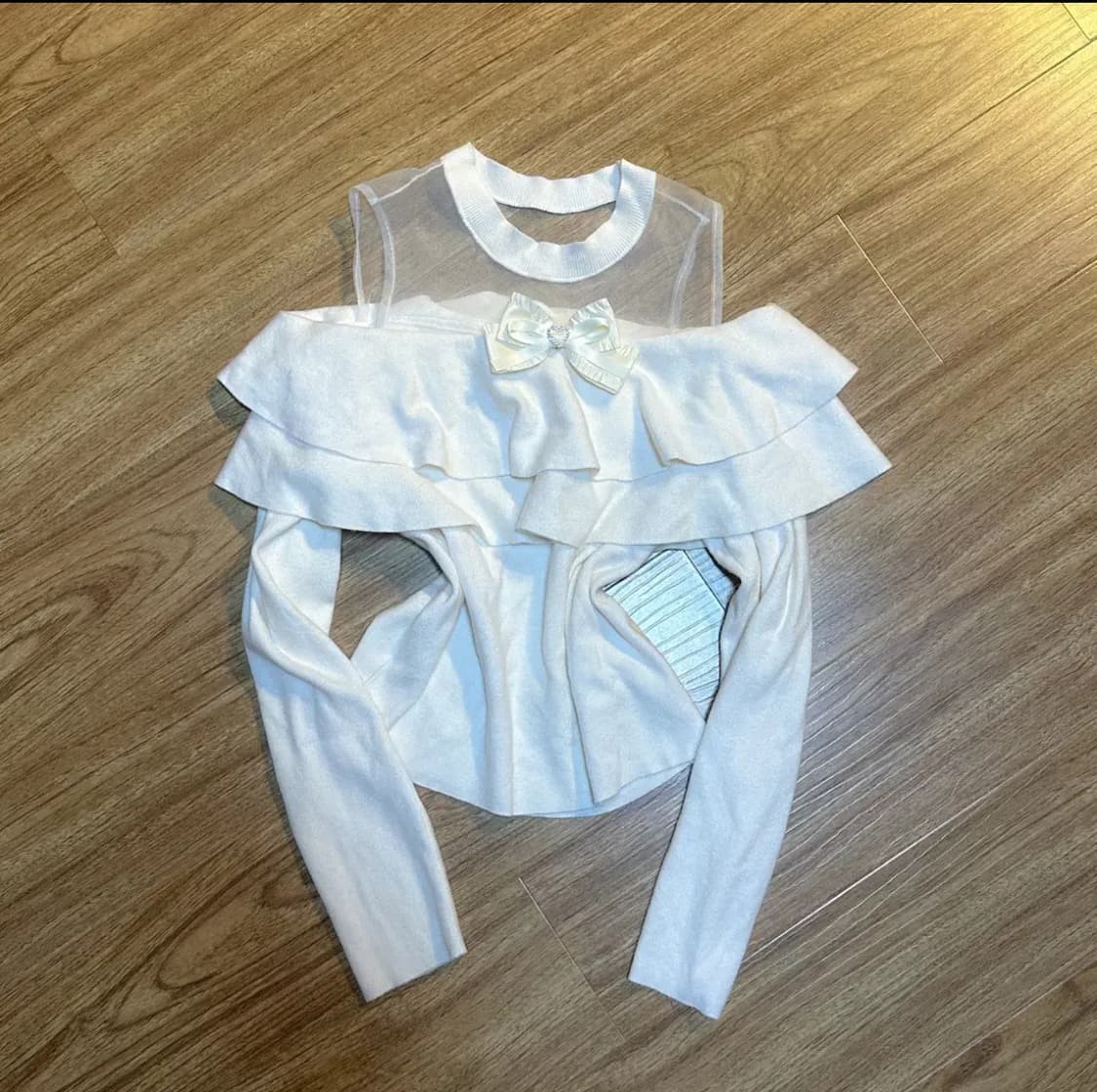 빈티지 화이트 오프숄더 리본 니트 티셔츠 히메갸루 달천깔 로걀 발레코어 상품이미지1