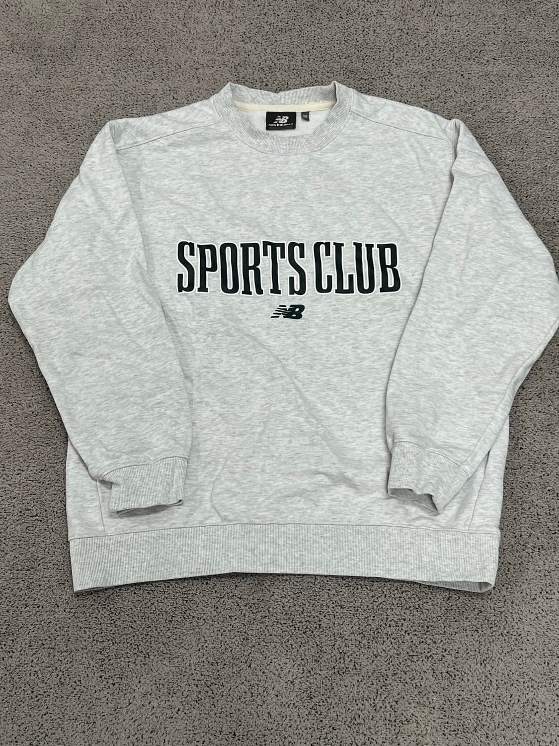 (100) 뉴발란스 스펠아웃 맨투맨 라이트그레이 상품이미지1