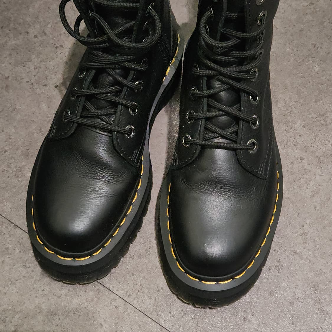 Dr. Martens 제이든lll 8홀 블랙 부츠 상품이미지5