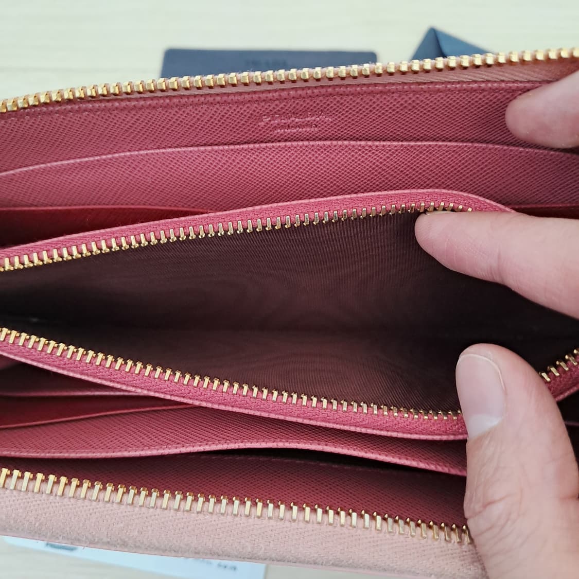 [100%/정품] 프라다 사피아노 핑크 지퍼 장지갑, 프라다지갑 상품이미지5