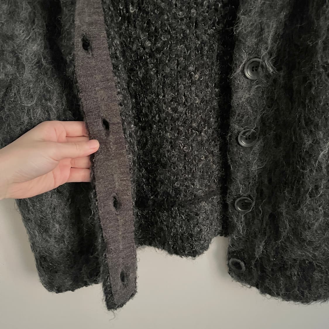 퍼버즈 aw22 테디 오프닝 니트 상품이미지5