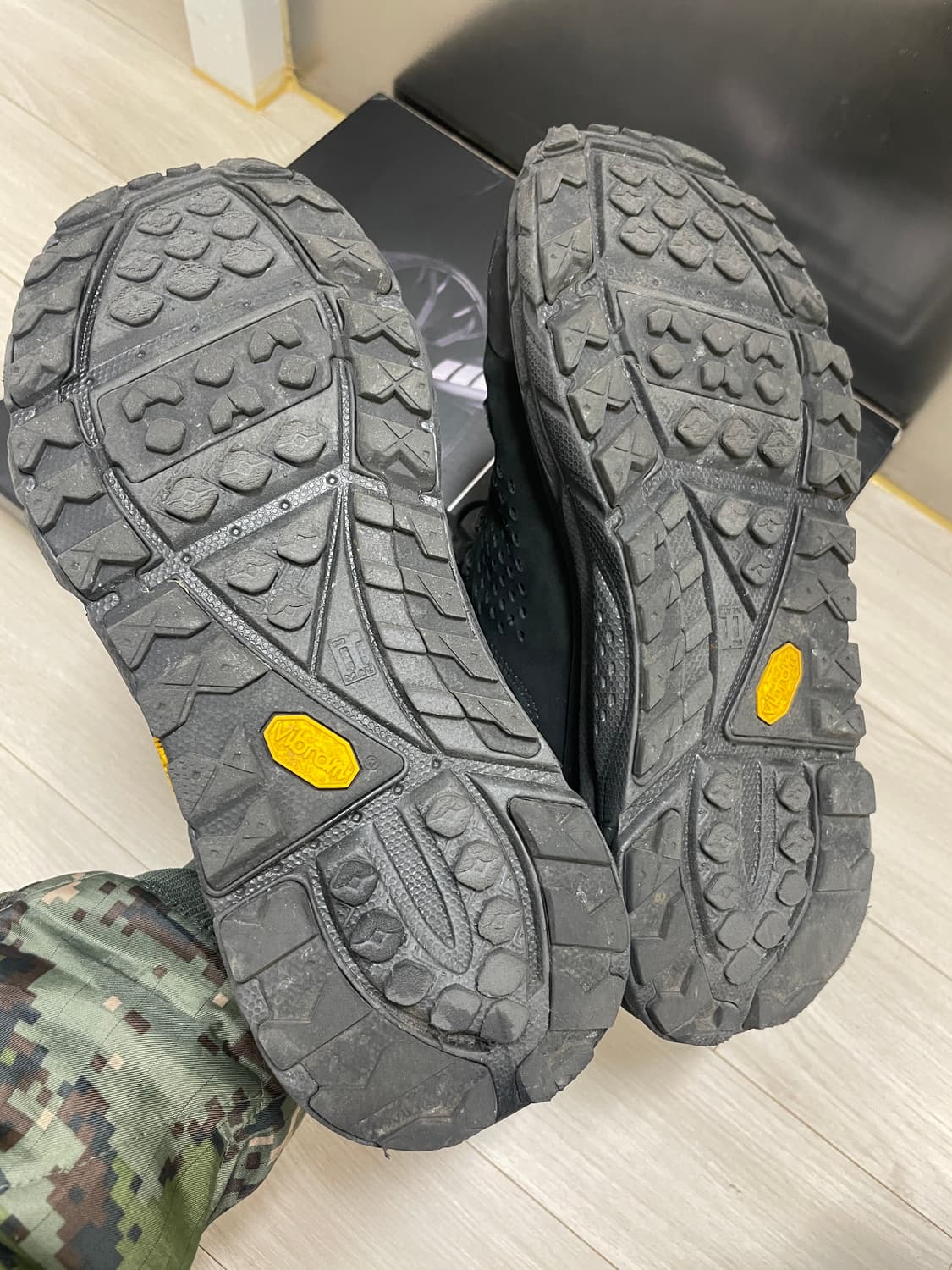 호카 X 엔지니어드 가먼츠 토르 울트라 로우 블랙 (265) 상품이미지7