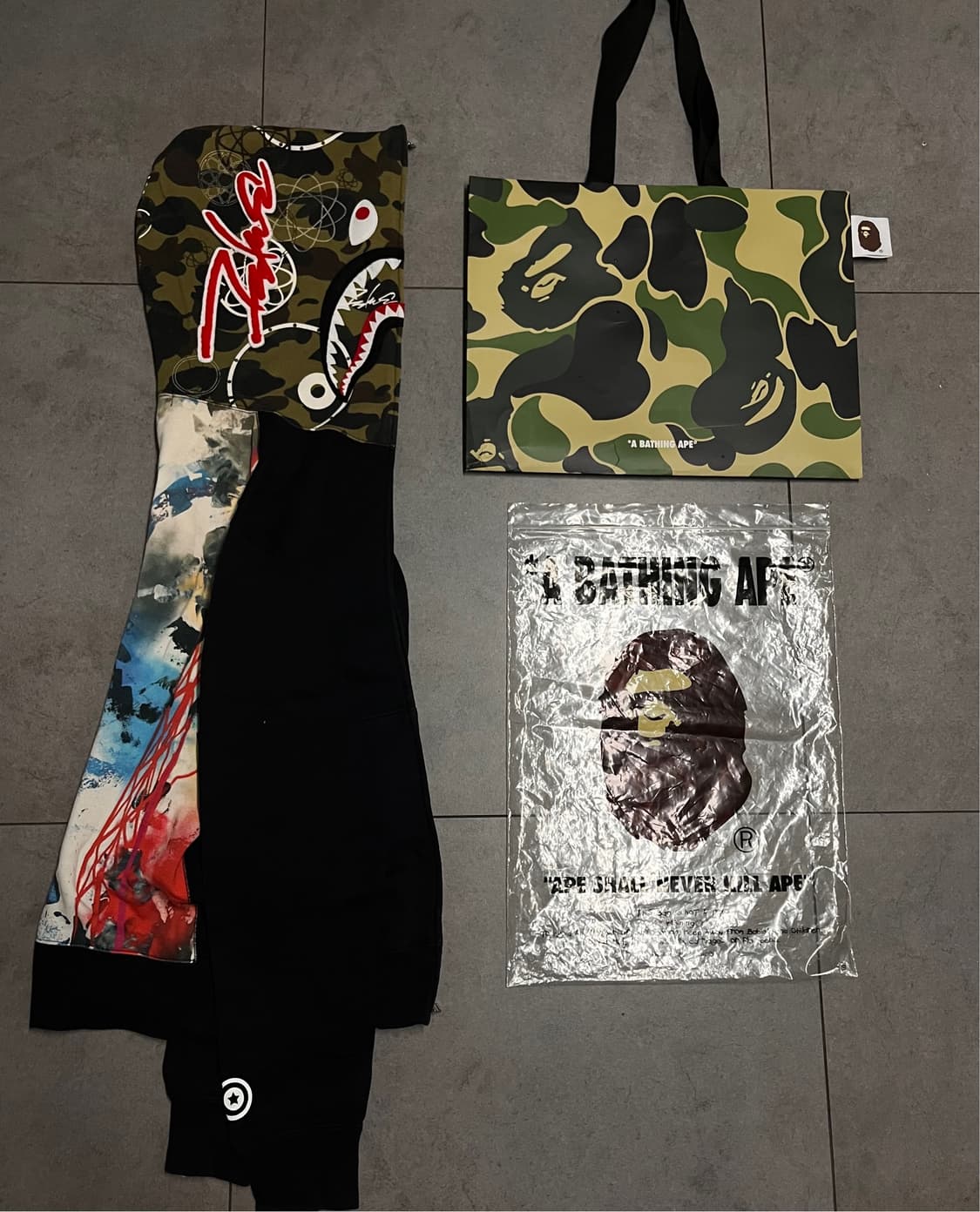 한정판) 베이프 푸츄라 샤크 후드집업 상품이미지1