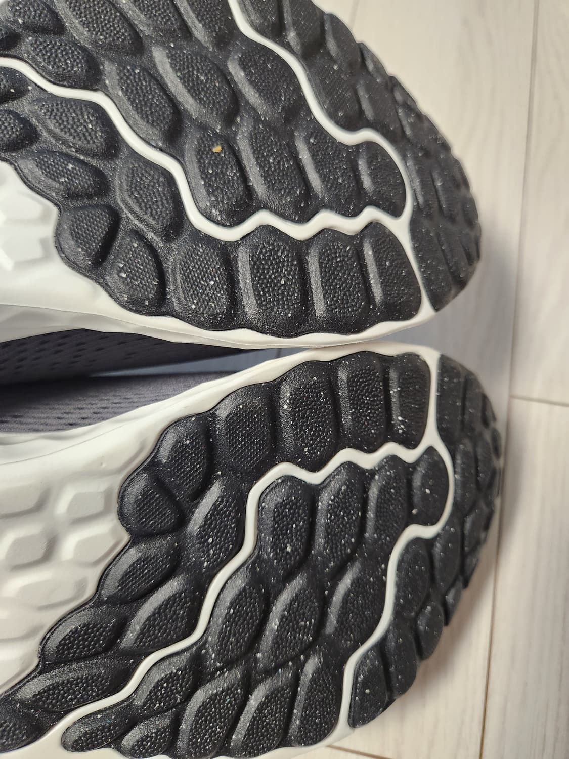 새상품급)뉴발란스 운동화 아리쉬v4 블랙 퍼포먼스 프레쉬폼 러닝화 WAR 상품이미지7