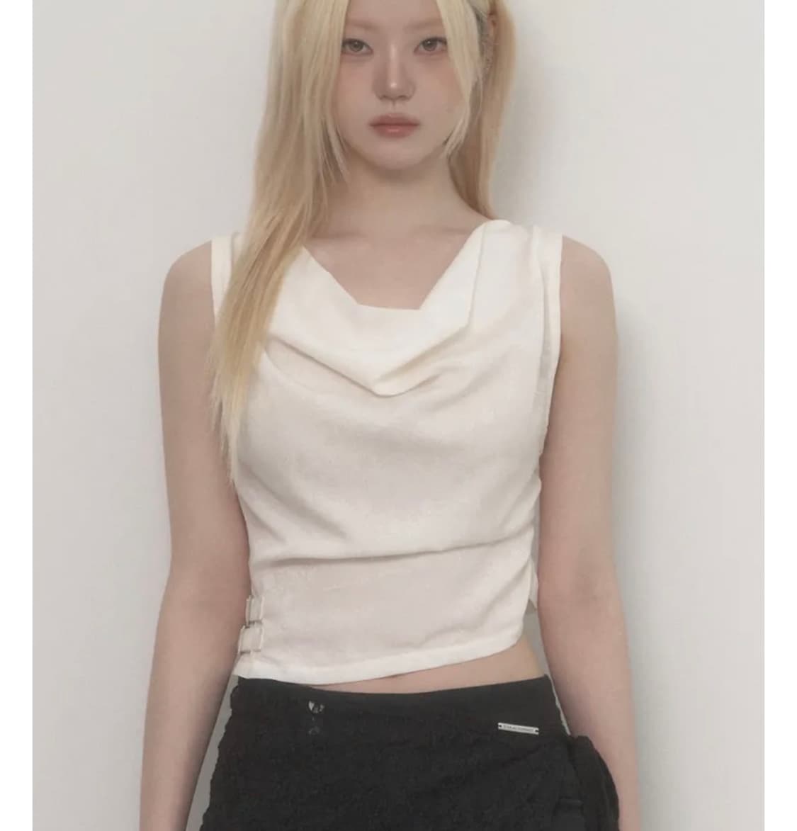 에트오소메 Draped Belt Satin Tank Top (white) 상품이미지1