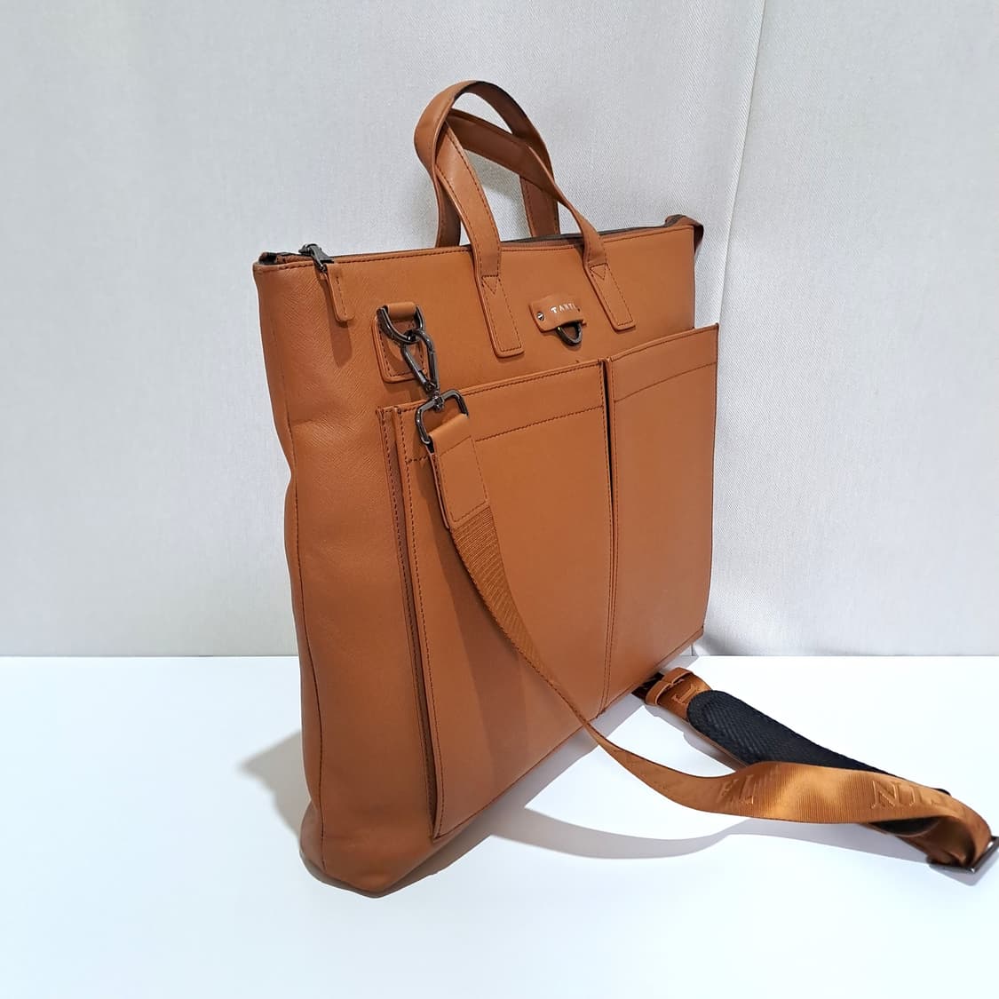 (택포) 탄틴 가죽 토트백 T21355 헬맷백 탄 B503 상품이미지5