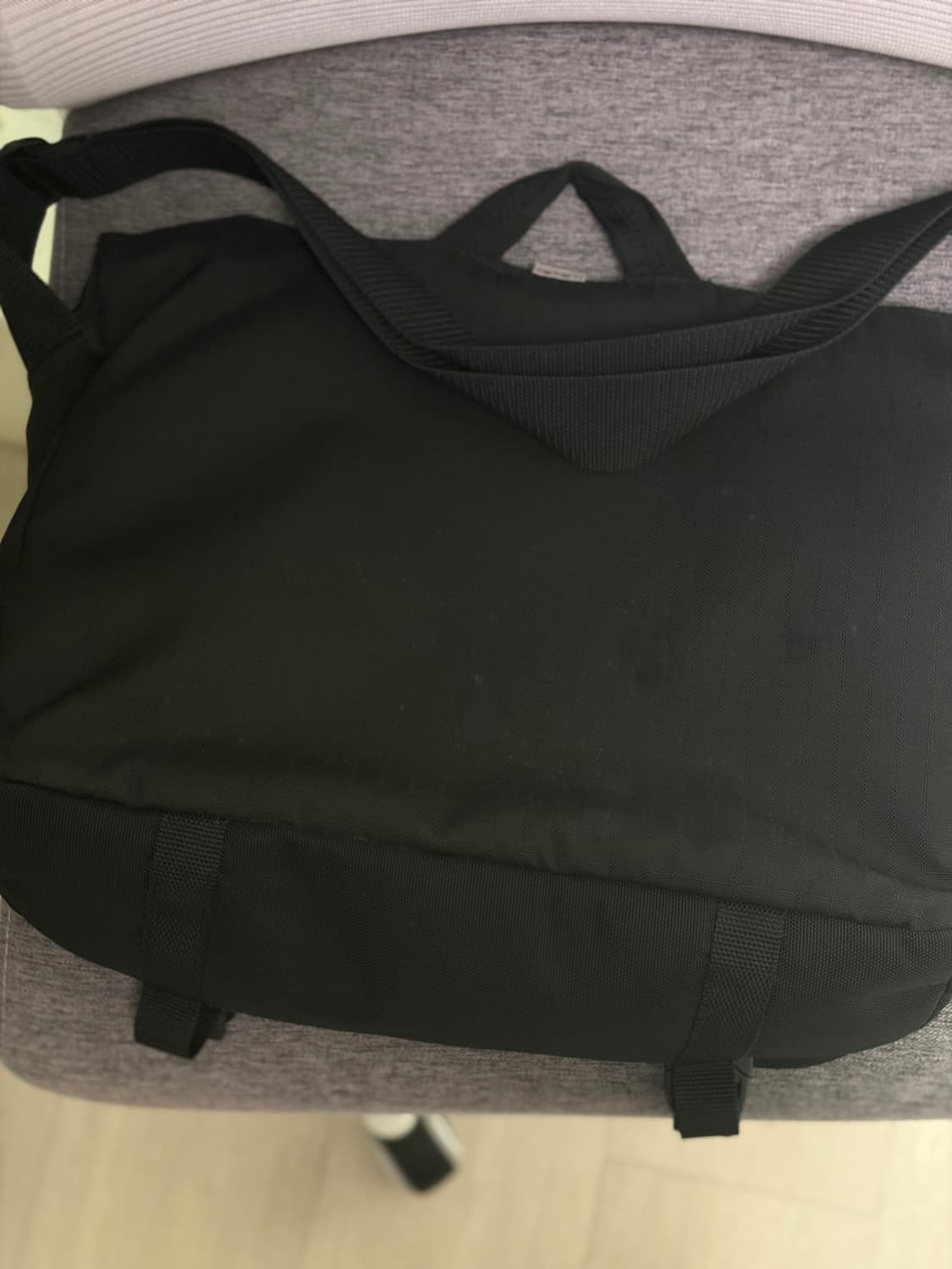 칼하트 메신저백 D89 블랙 상품이미지2