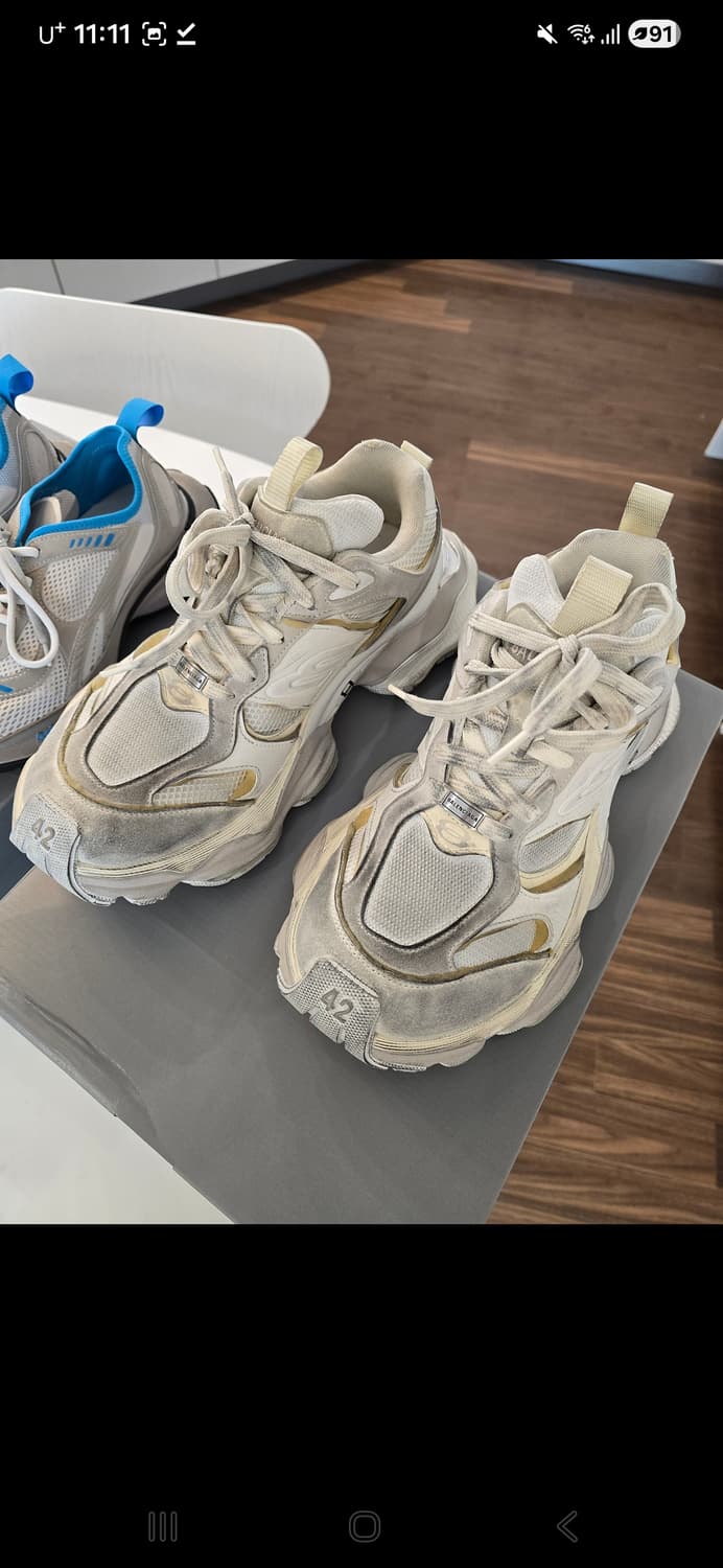 발렌시아가 카고 스니커즈 에그쉘 42 상품이미지1