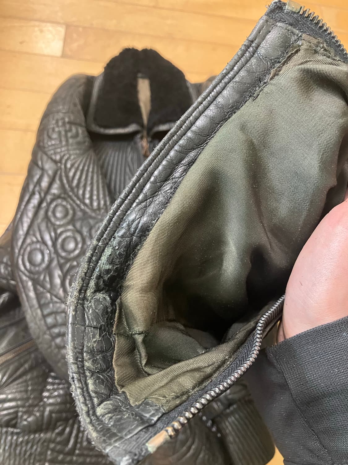 Gianni versace 베르사체 아티저널 아르데코 퀄티드 봄버 자켓 상품이미지5