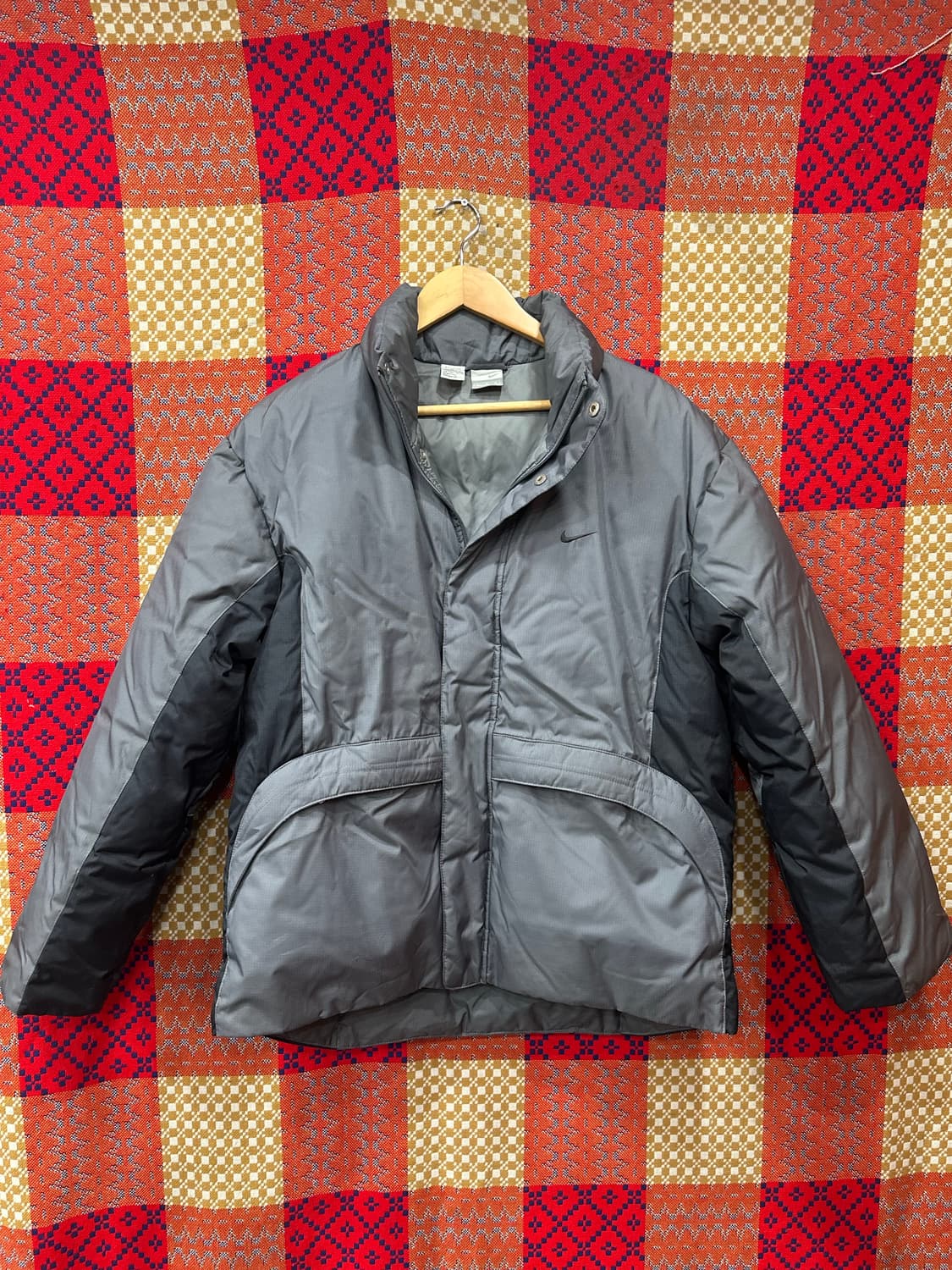 나이키 패딩 점퍼 그레이/블랙 커브포켓패딩 m 100 상품이미지1