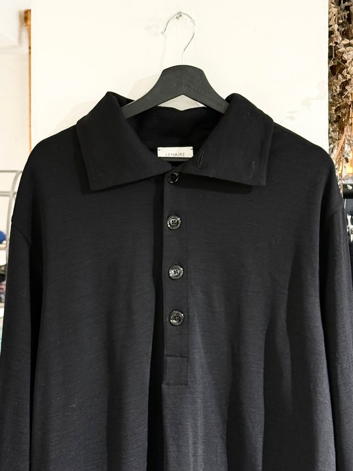 르메르 블랙 비스코스 울 혼방 헨리넥 롱 슬리브 상품이미지4