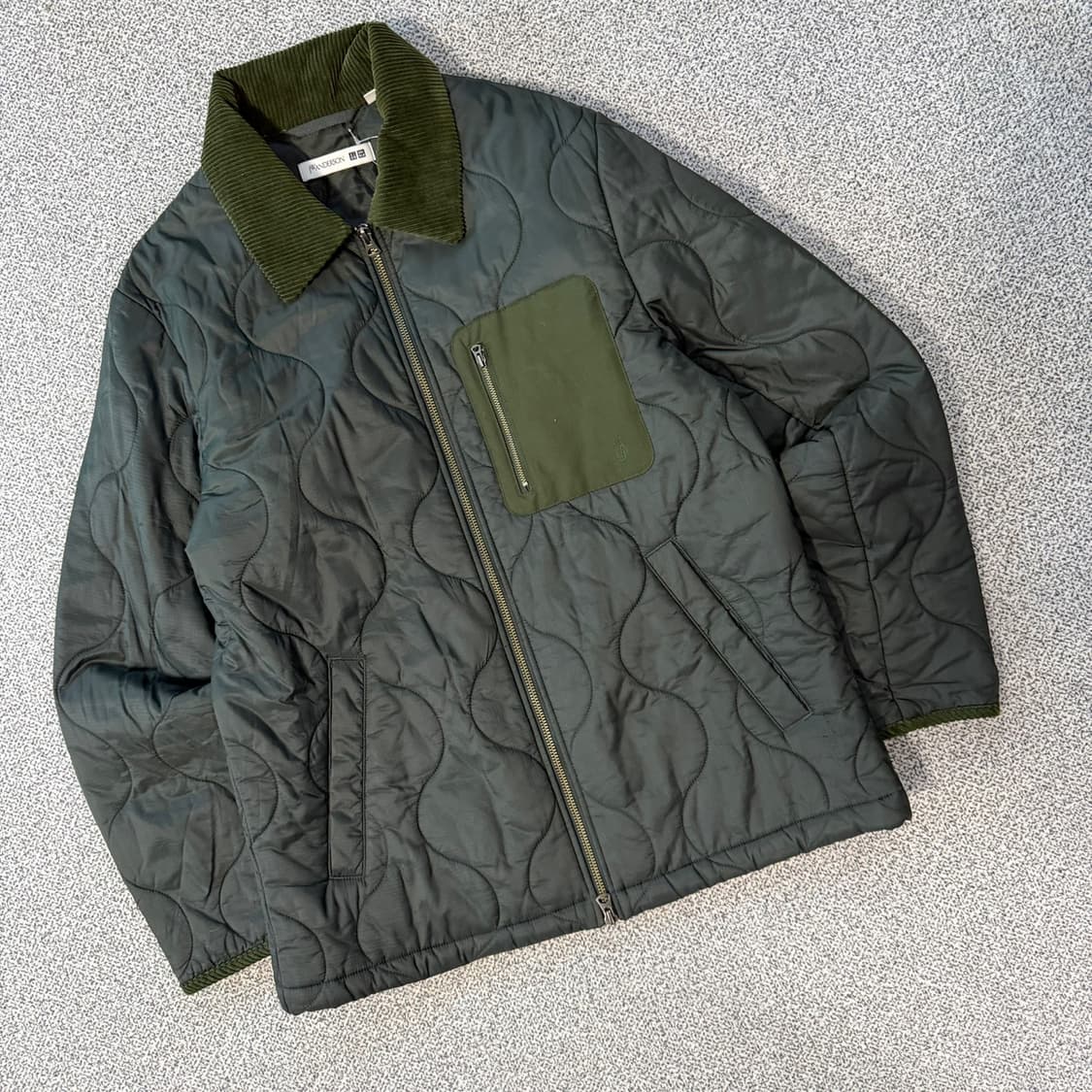 유니클로 JW앤더슨 퀄팅 자켓 상품이미지1