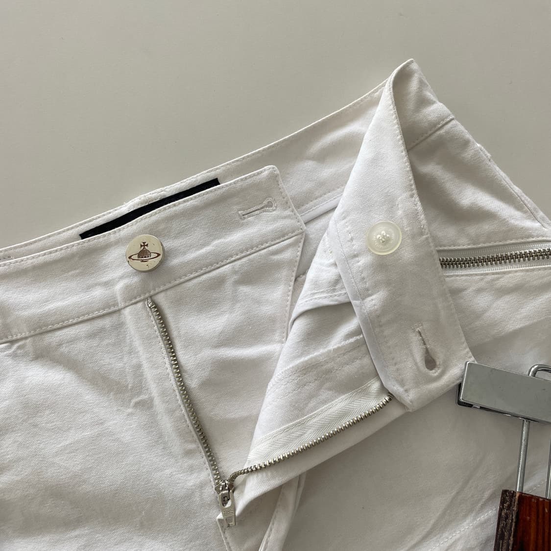 비비안웨스트우드 화이트 숏츠 상품이미지5