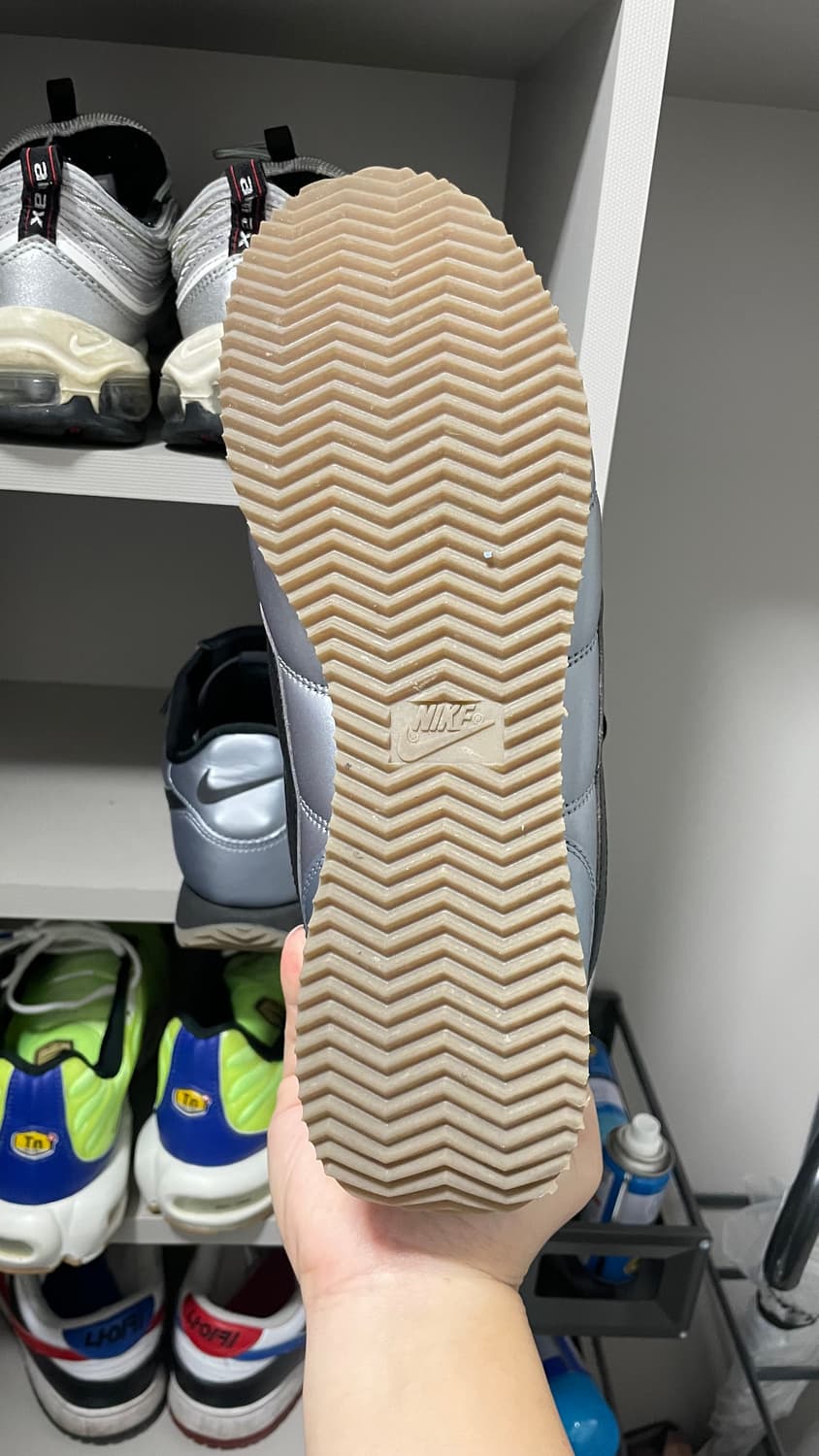 나이키 코르테즈 se 메탈릭 270 상품이미지3