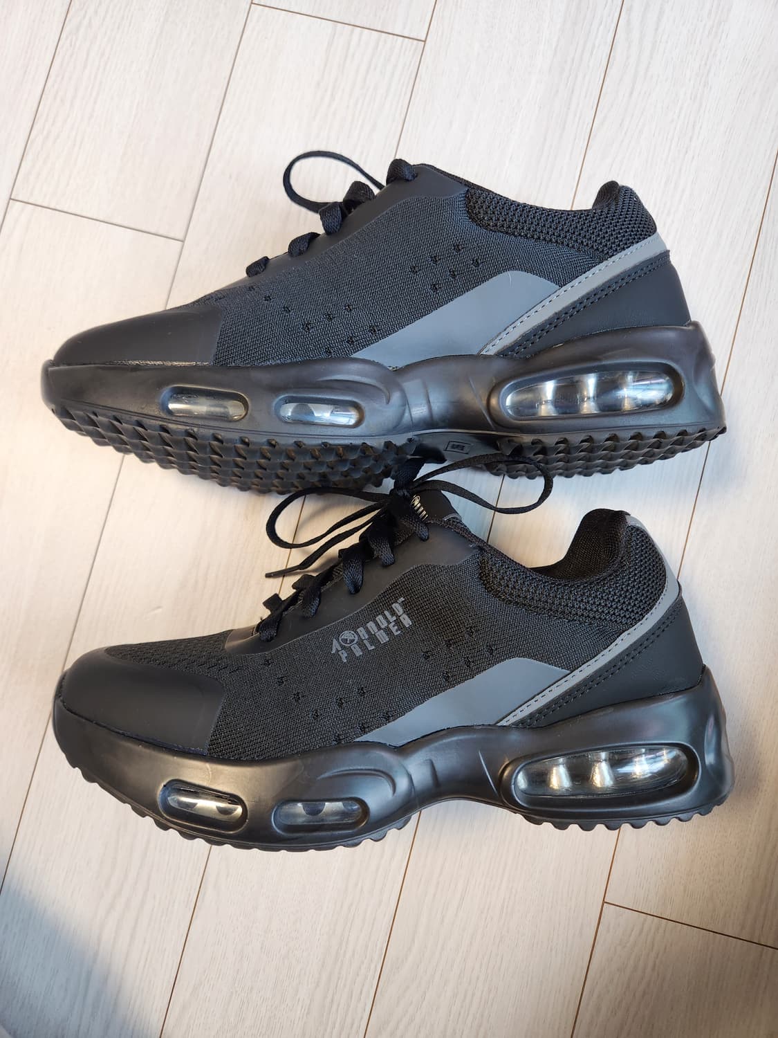 새상품급)아놀드파마 남성 에어운동화 조깅화 워킹화 헬스장 신발 

사이즈 상품이미지5