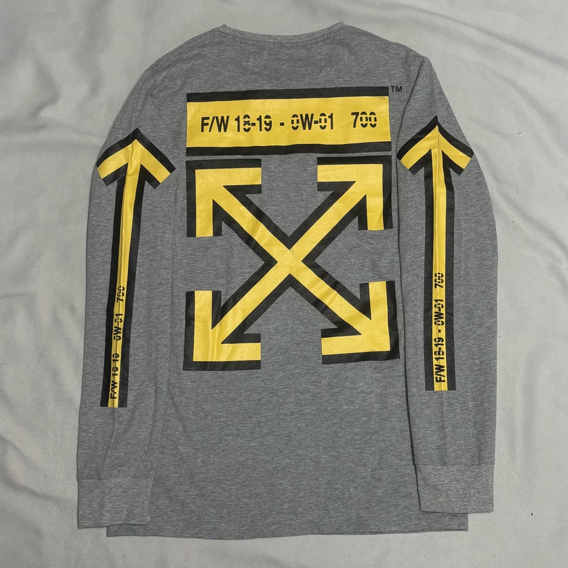 L 오프화이트 18-19 fw 옐로우 에로우 롱슬리브  상품이미지3